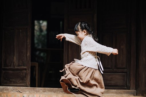 五行属火的女孩取名字寓意好的字