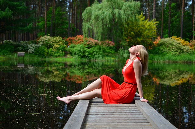 woman-1784755_640