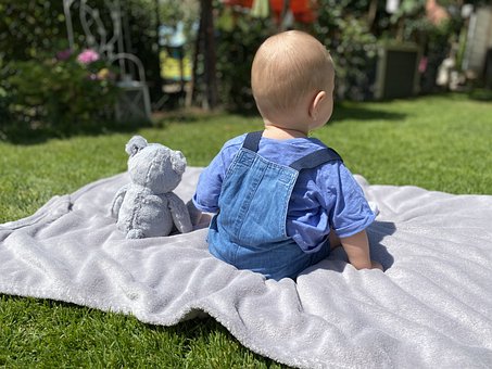 baby-and-teddy-5401230__340