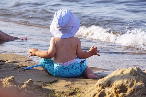 child-7709548__340