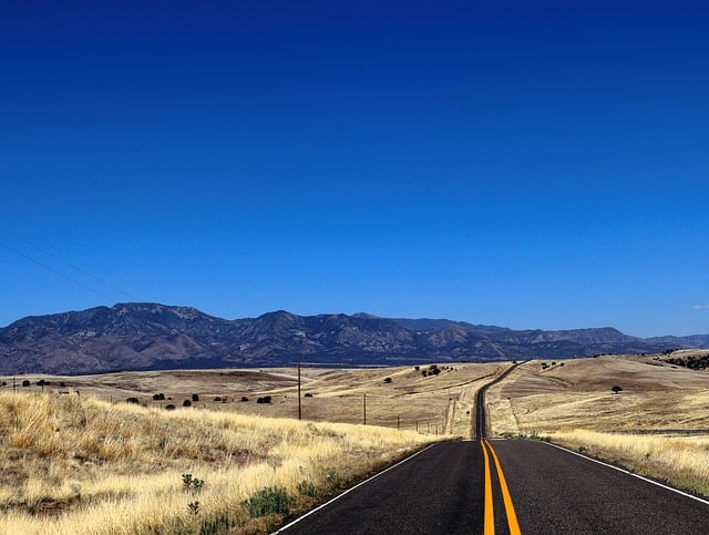 road-8157300_640